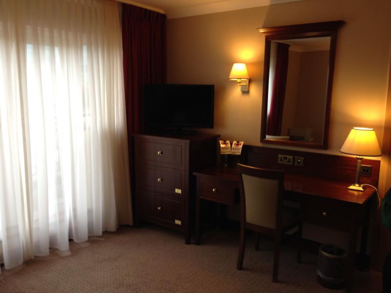 เคลย์ตัน โฮเต็ล บอลส์บริดจ์ Hotel ดับลิน ภายนอก รูปภาพ